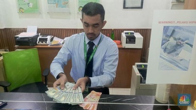 Pejabat Fed Pasang Sikap Hawkish, Dolar Naik ke Rp16.420