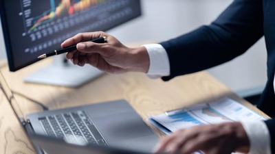 Simak! Ini Perbedaan Antara Trading & Judi