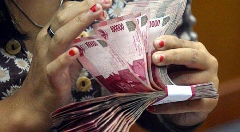 https: img.okezone.com content 2024 07 29 622 3041351 trik-hadapi-debt-collector-pinjol-agar-berhenti-menagih-nasabah-galbay-vvuDwKgvCX.jpg