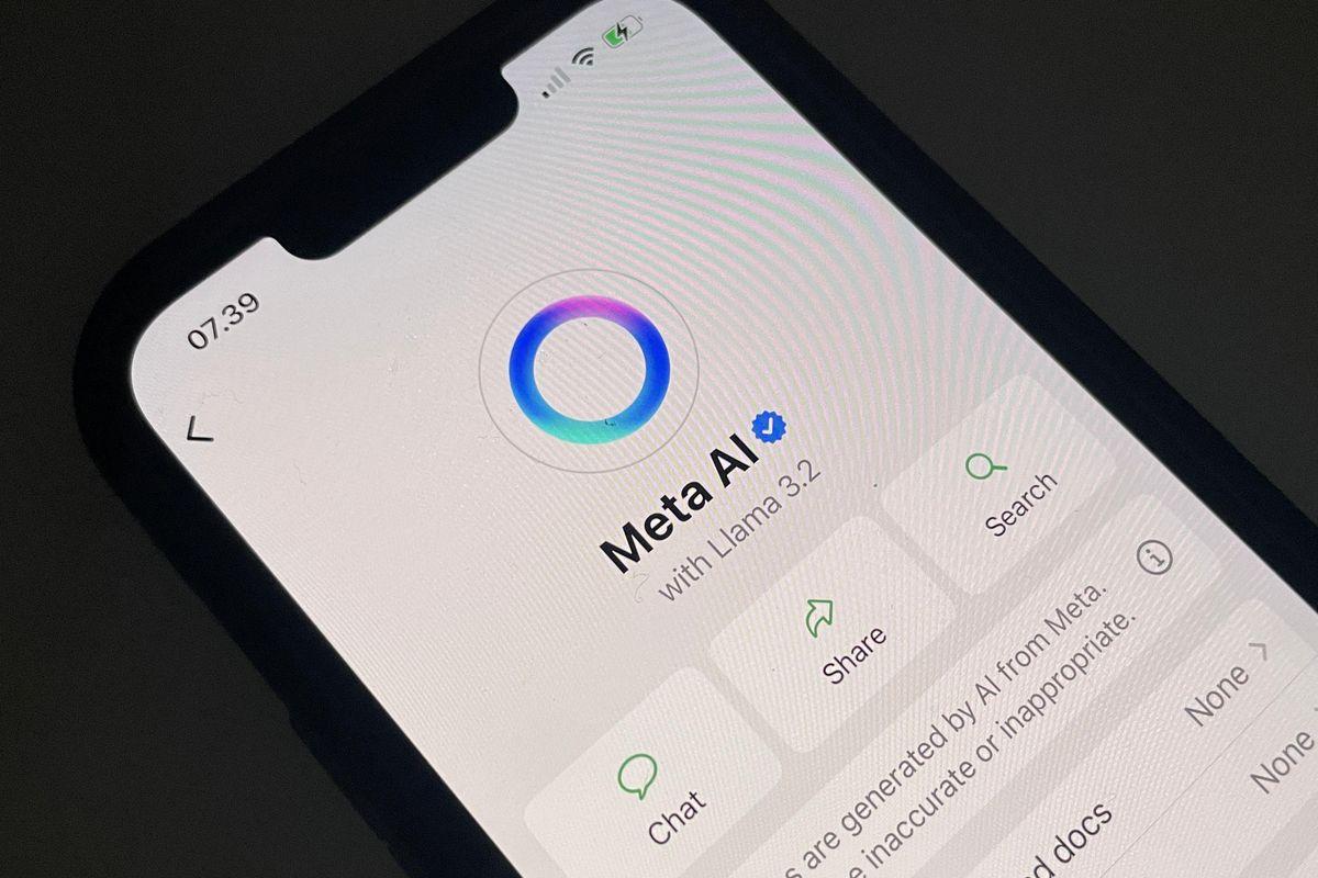 Tampilan logo Meta AI di WhatsApp.