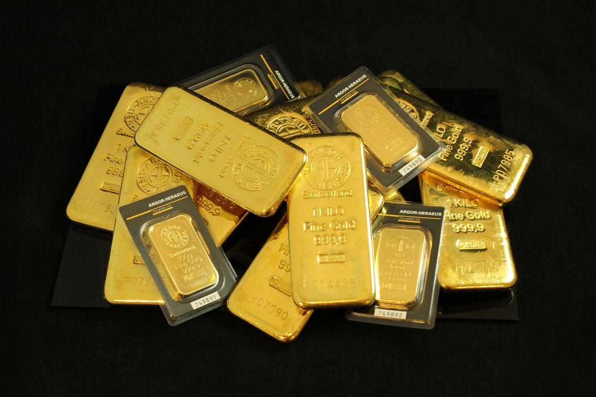 Ilustrasi emas, emas batangan.