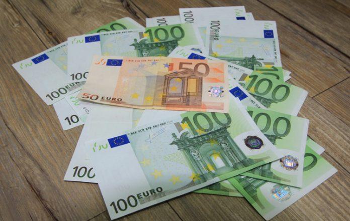 Euro Kamis Bergerak Naik Terbantu Pelemahan Dolar AS