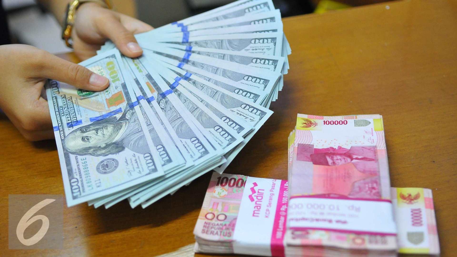 063702300_1478686860-20161109--Donald-Trump-Unggul-Rupiah-Terpuruk-Jakarta-Angga-Yuniar-04