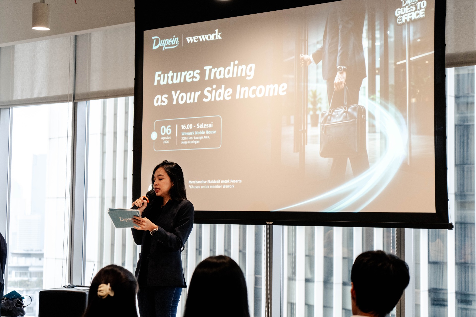 Goes to Office-39.jpg